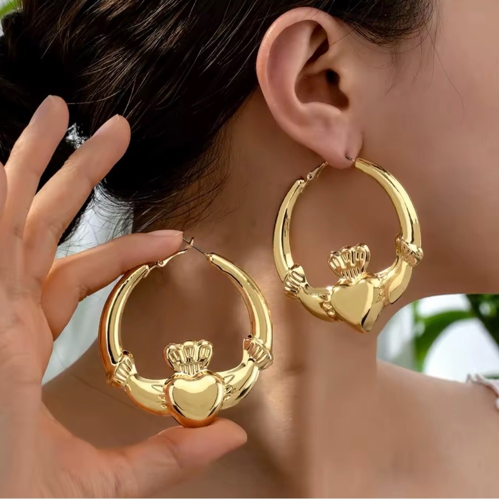 Big chunky claddagh hoop earrings IriSh